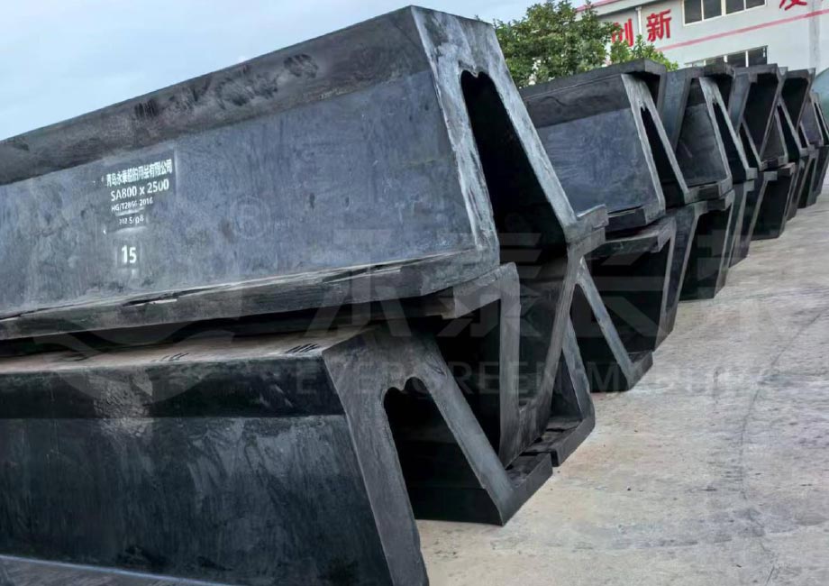 DOCK-FENDER-SUPER-ARCH-RUBBER-FENDER