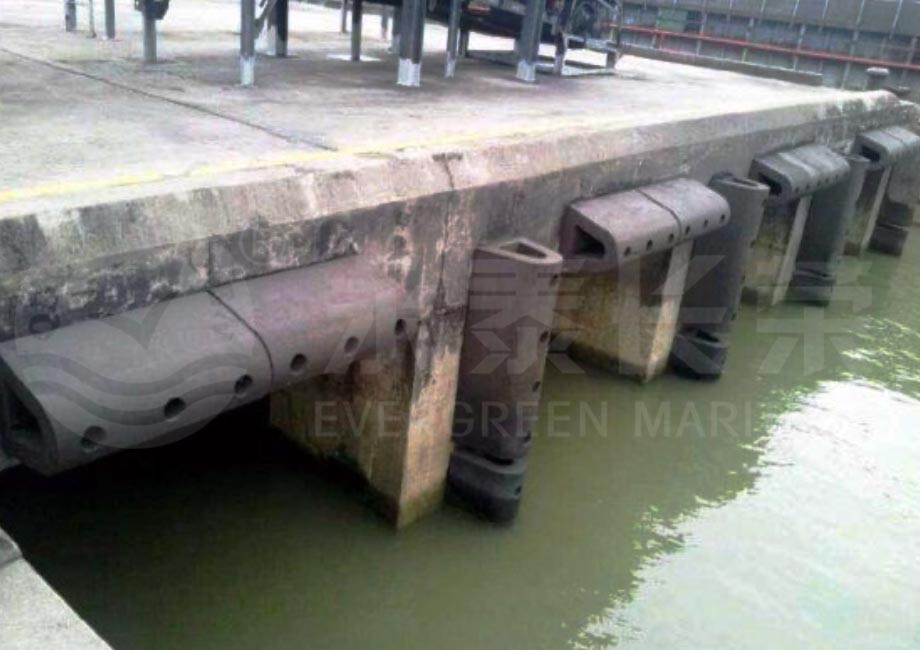 Evergreen-D-type-fenders-installed-at-one-Brazilian-port