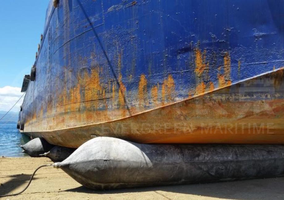 Evergreen-Ship-drydocking-Airbags
