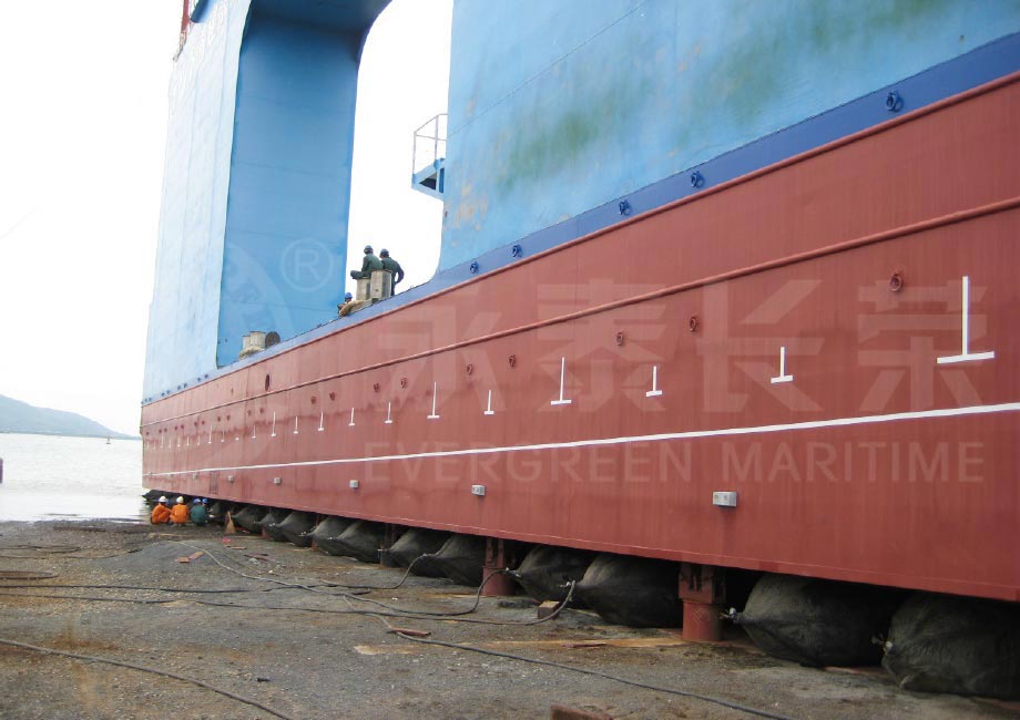Evergreen-Ship-drydocking-Airbags