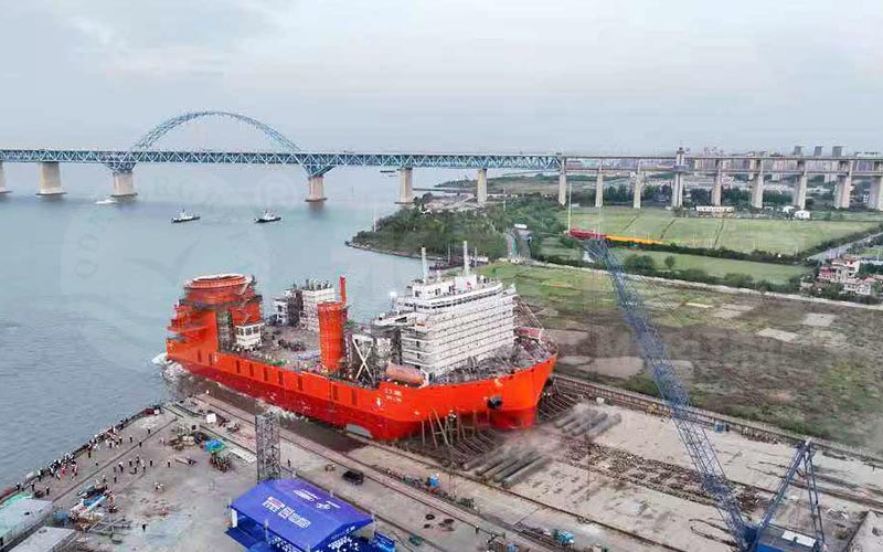 LT-30000-T-vessel--ZHENGLI-3500-launched-with-Evergreen-ship-launching-airbags