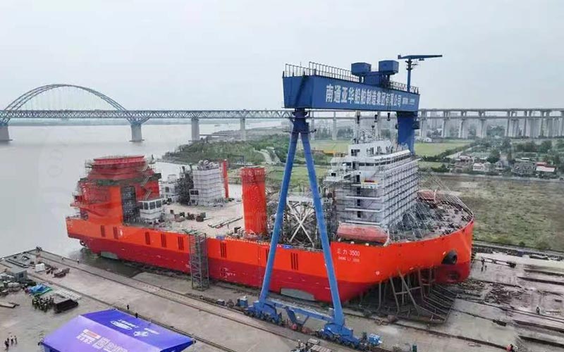 Wind-turbine-installation-platform-“Zhengli-3500”-launched-with-Evergreen-marine-airbags