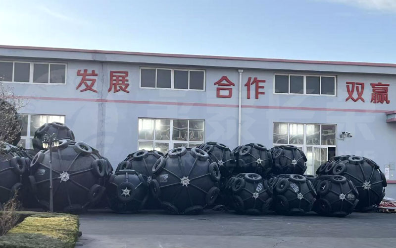 Qingdao-Evergreen-Pneumatic-fenders
