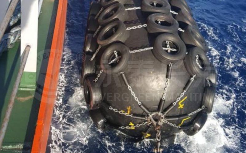 Qingdao-Evergreen-Pneumatic-Rubber-Fenders