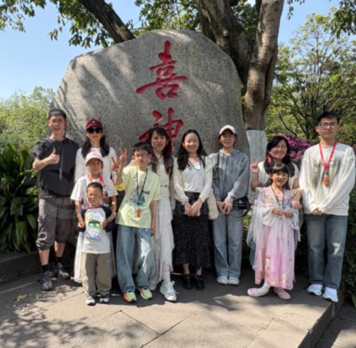 Qingdao-Evergreen-Maritime-Treats-Team-to-Unforgettable-Chengdu-Getaway