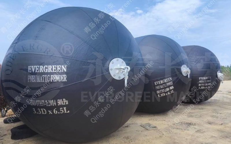 Marine-Fenders-with-Similar-Specifications-Have-Different-Prices