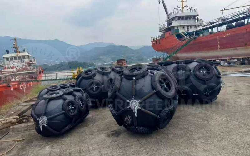 Qingdao Evergreen Maritime Delivers Pneumatic Rubber Fenders to Fujian Jianli Shipbuilding