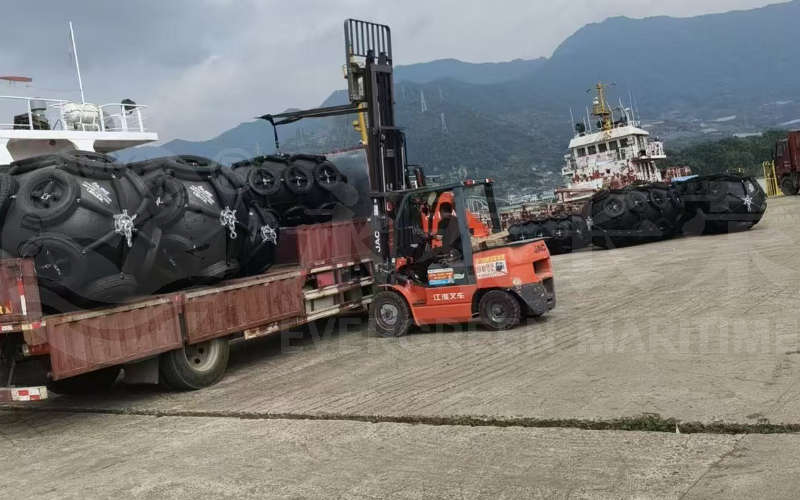 Qingdao Evergreen Maritime Delivers Pneumatic Rubber Fenders to Fujian Jianli Shipbuilding